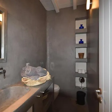 Amazing Apartment In Houlakia - Shared Pool